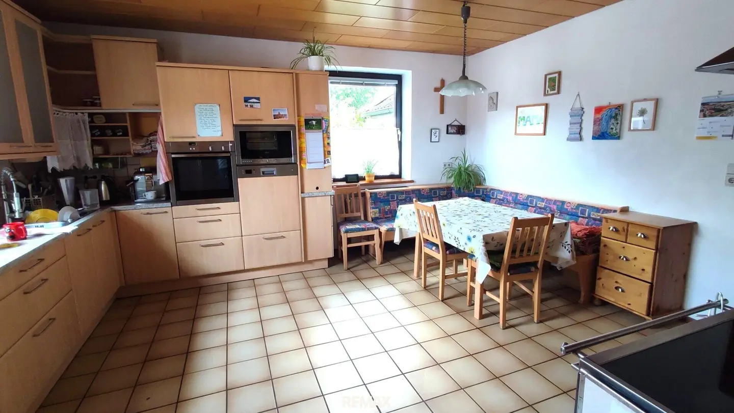 Einfamilienhaus, Presshaus, PV mit Batterie in Ruhelage