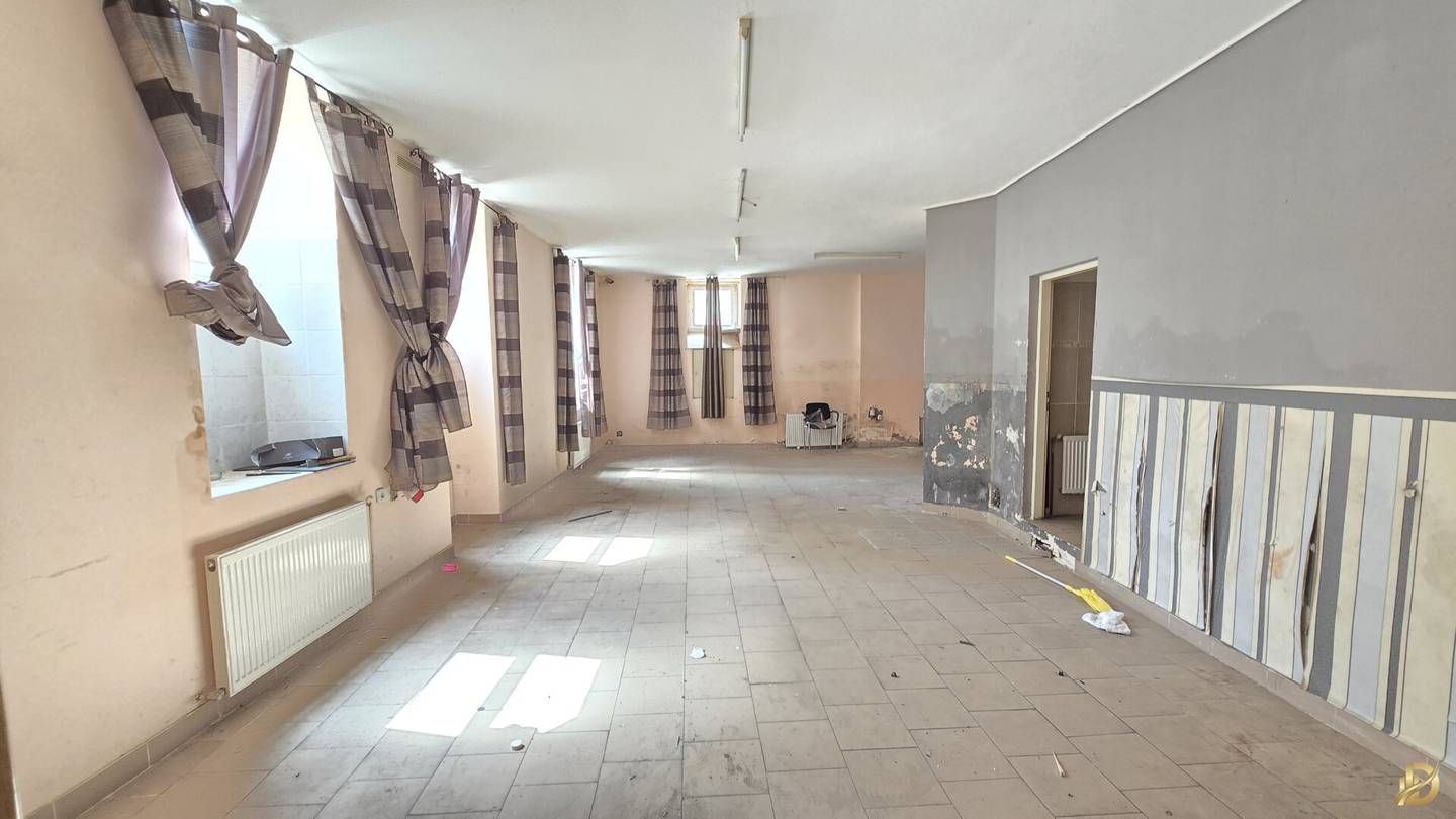 Geschäftslokal, Gewerbeimmobilien, Souterrain Sanierungsbedürtig