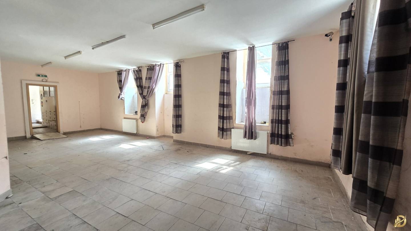 Geschäftslokal, Gewerbeimmobilien, Souterrain Sanierungsbedürtig
