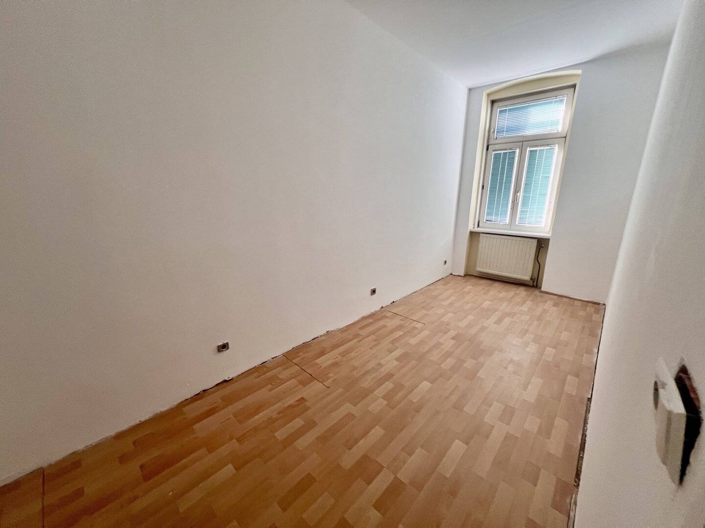 Bezugsfertige 3,5 Zimmer Wohnung im 3.ten Liftstock