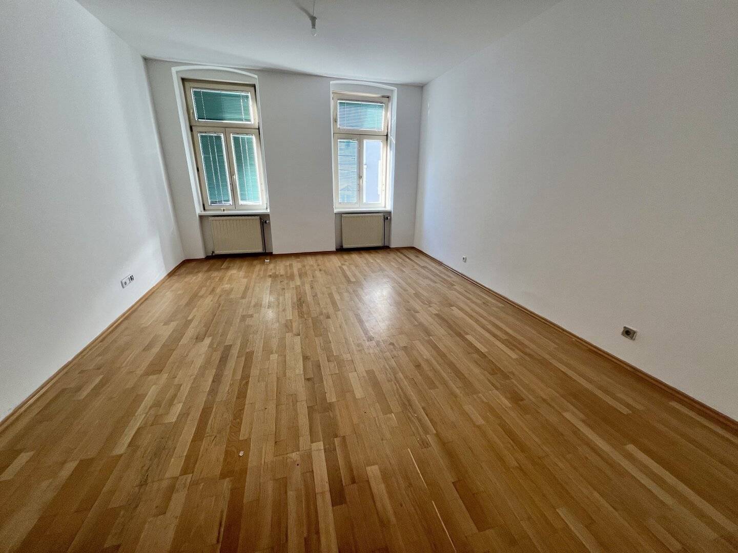 Bezugsfertige 3,5 Zimmer Wohnung im 3.ten Liftstock
