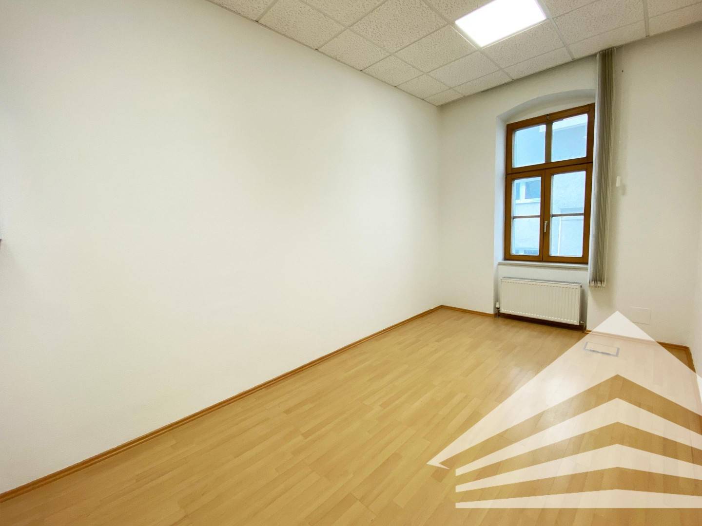 Gepflegtes Altbaubüro im Herzen von Linz-Urfahr - ab sofort verfügbar!