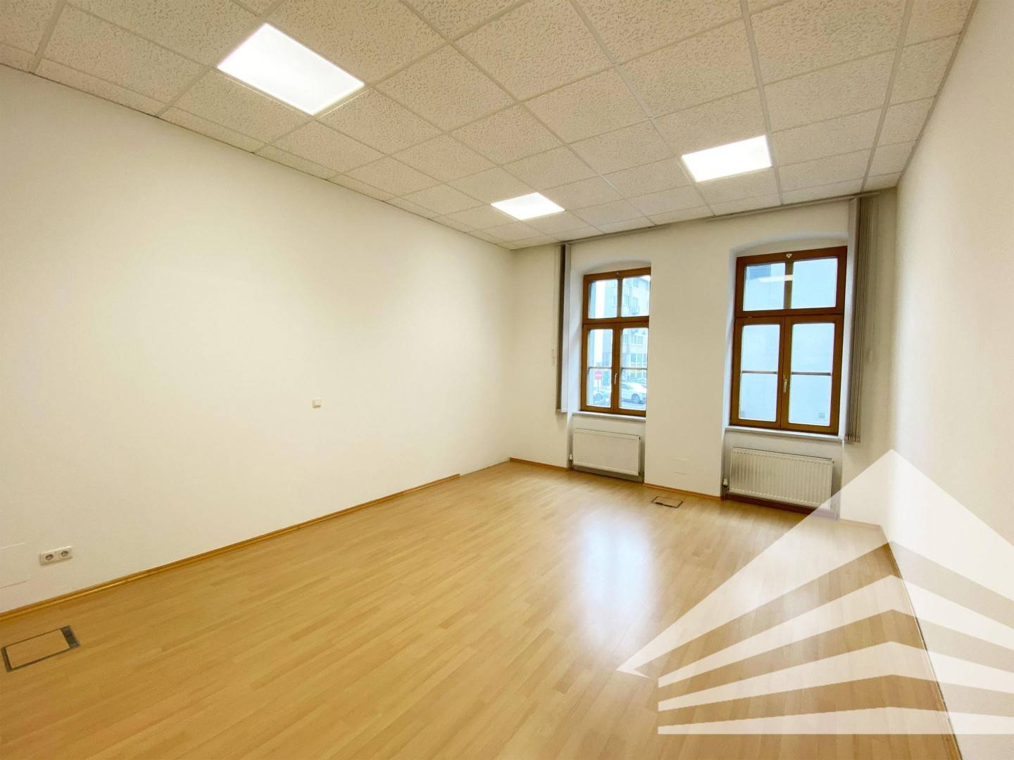 Gepflegtes Altbaubüro im Herzen von Linz-Urfahr - ab sofort verfügbar!