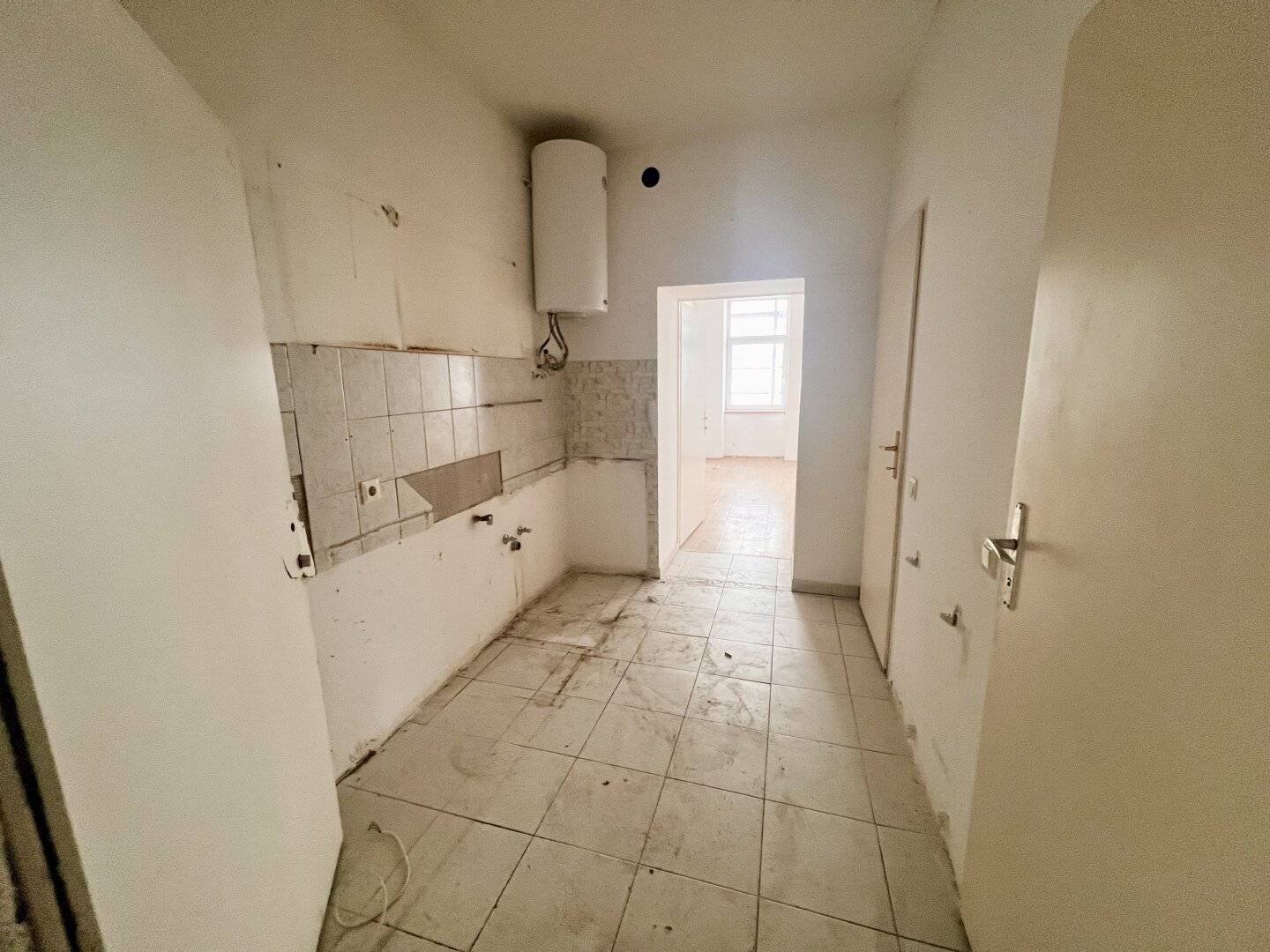 Günstige 1,5 - Zimmer Wohnung im 3.ten Liftstock - Kurzzeitvermietung möglich!