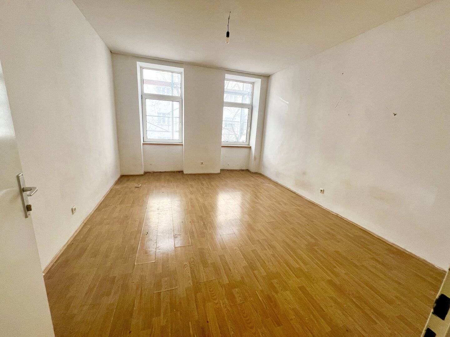 Günstige 1,5 - Zimmer Wohnung im 3.ten Liftstock - Kurzzeitvermietung möglich!