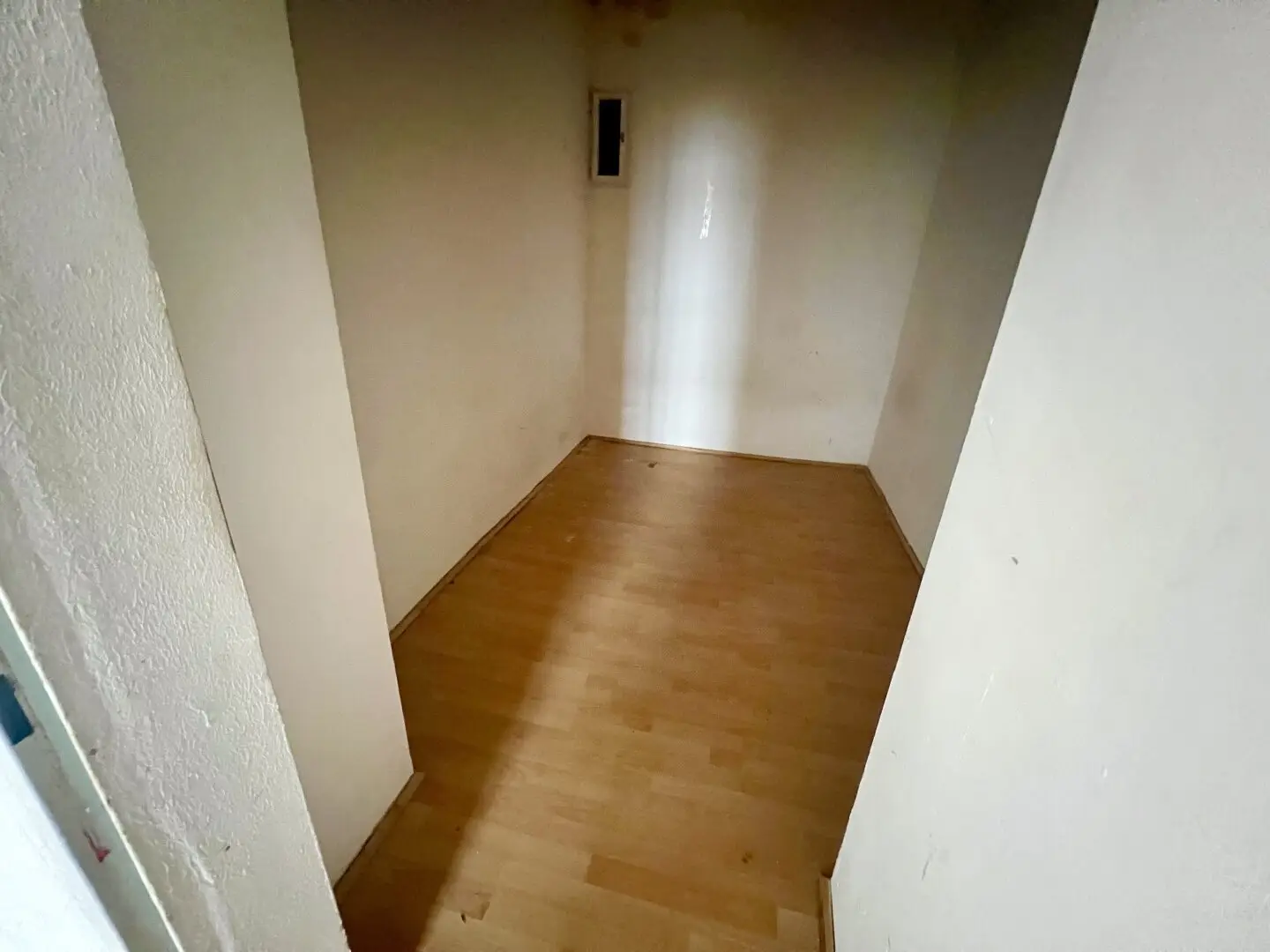 Günstige 3- Zimmer Wohnung im 2.ten Liftstock (Teilung auf 2 separate Wohnungen möglich!)