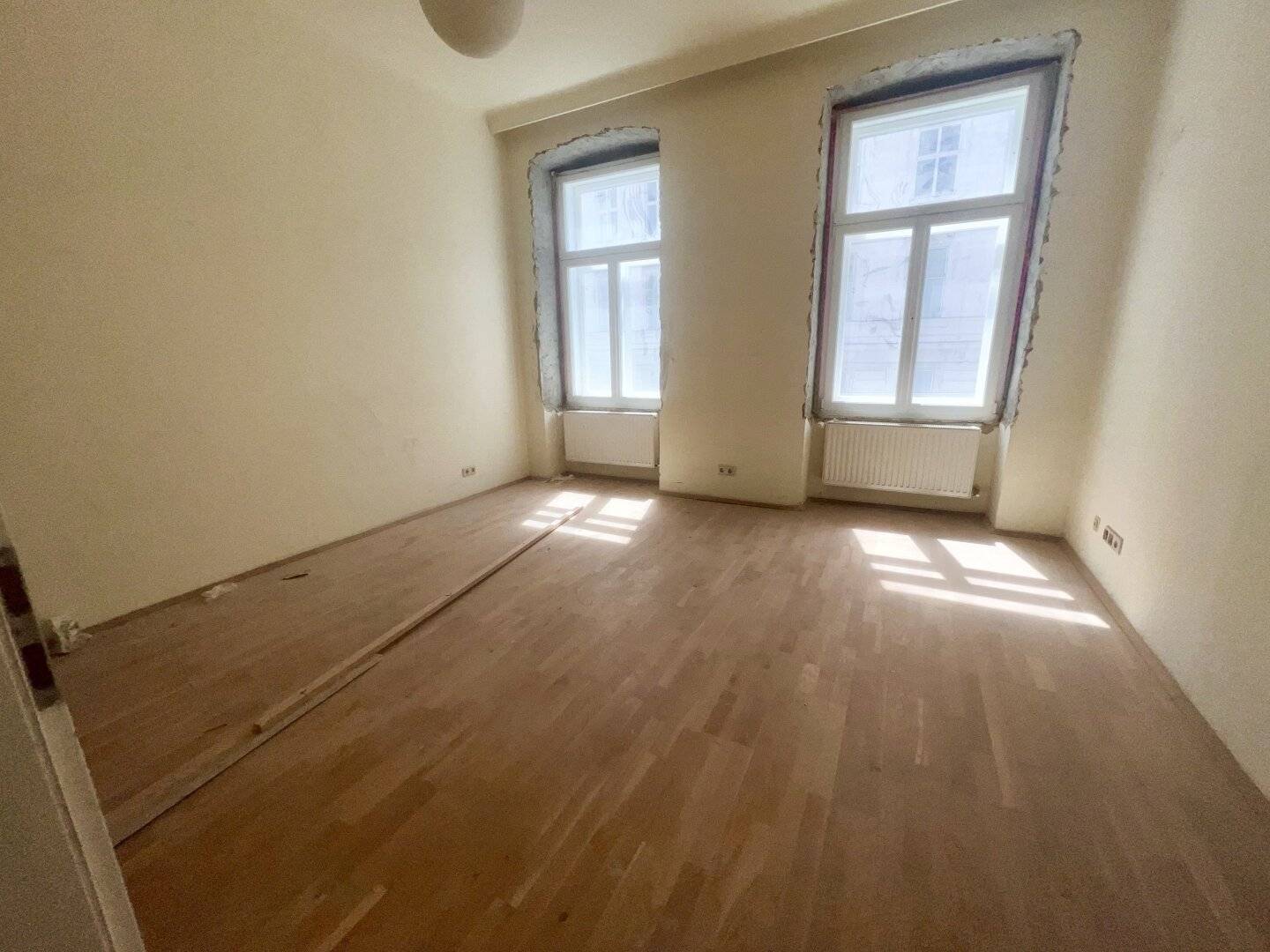 Lichtdurchflutete 2,5-Zimmer Altbauwohnung im begehrten Servitenviertel – Ihr Traum vom individuellen Wohnen im 9. Bezirk