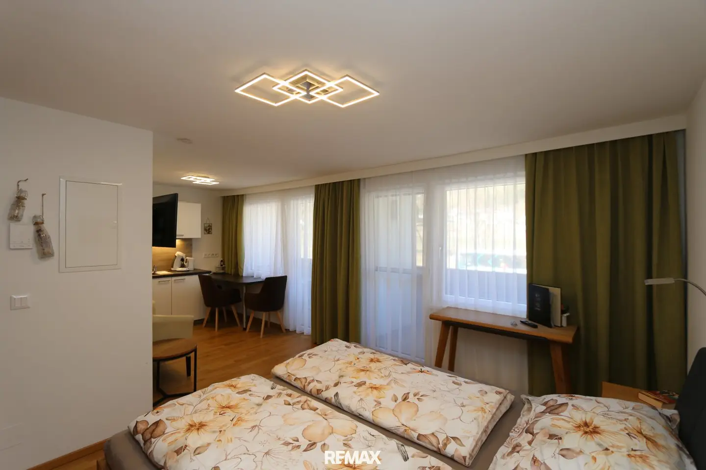 Anlagewohnung, "Airbnb", "Booking", Garconniere