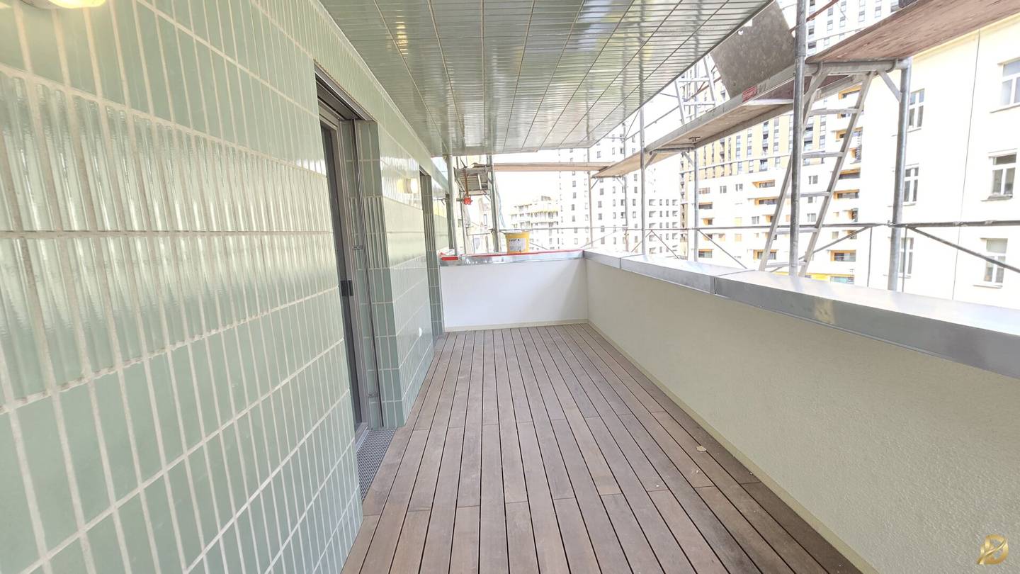 Erstbezug, Lichtdurchflutet 4. Zimmer- Wohnung mit Terrasse