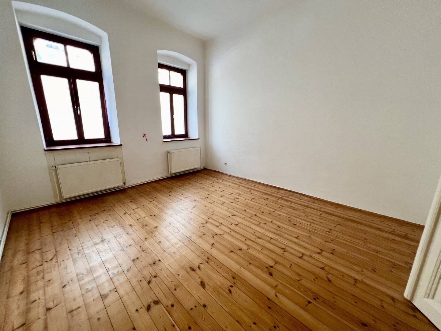 Gartenoase (50m2 Eigengarten) mitten in Wien - Sanierungsbedürftige 3-Zimmerwohnung in 1170 Wien!