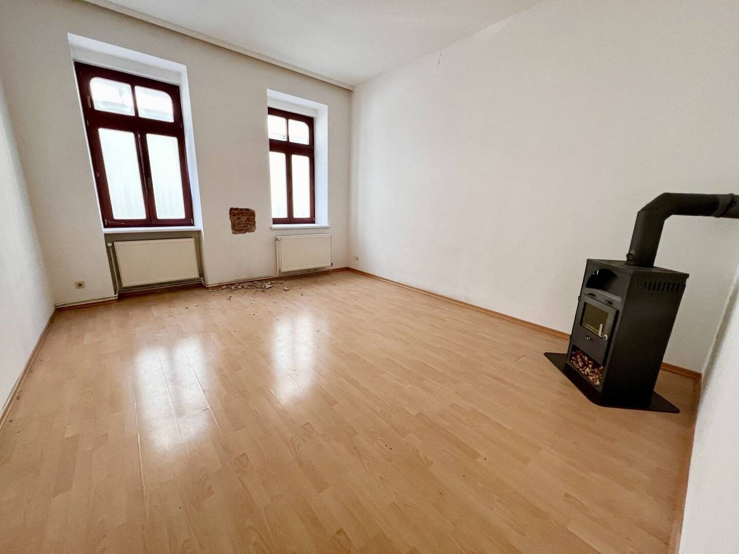Gartenoase (50m2 Eigengarten) mitten in Wien - Sanierungsbedürftige 3-Zimmerwohnung in 1170 Wien!