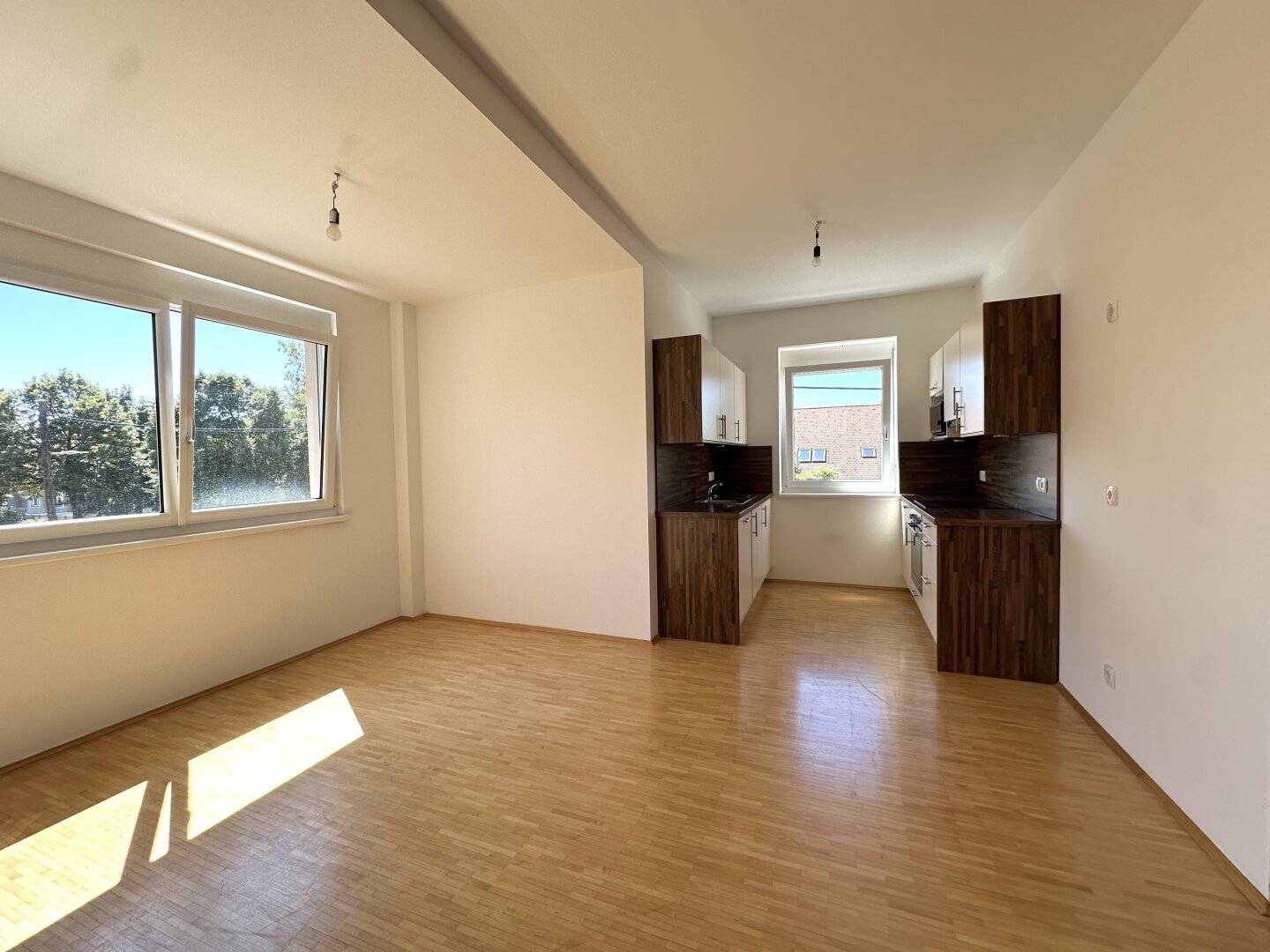 *Provisionsfreie Sonnige 2-Zi.-Wohnung mit Balkon / Carportstellplatz zusätzlich*