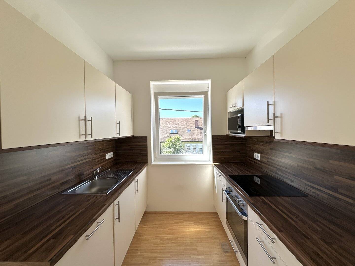 *Provisionsfreie Sonnige 2-Zi.-Wohnung mit Balkon / Carportstellplatz zusätzlich*