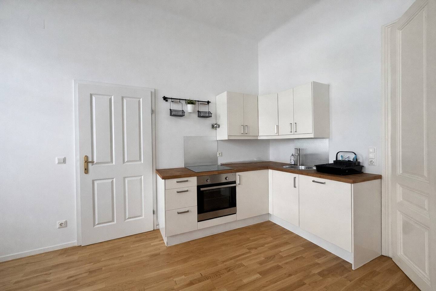 Moderne 2-Zimmer-EG-Wohnung mit Wohnküche in 1170 Wien – 50m²