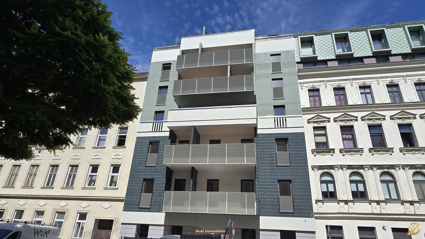 Erstklassige 3. Zimmer- Wohnung mit Terrasse, Balkon, Lichtdurchflutet