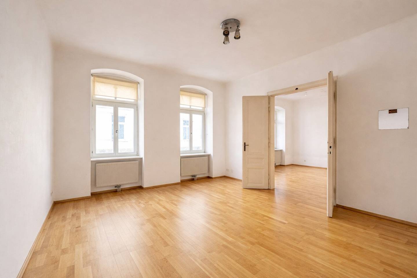 Helle 3-Zimmer-Wohnung, 72,85m², teilsaniert mit bewilligtem Balkon und großem Potenzial - Yppenplatz Nähe