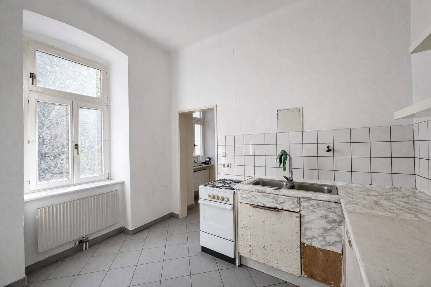 Helle 3-Zimmer-Wohnung, 72,85m², teilsaniert mit bewilligtem Balkon und großem Potenzial - Yppenplatz Nähe