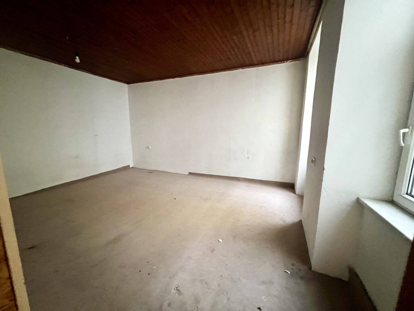 WG-tauglich! Günstige 3,5 - Zimmer Wohnung im 1.ten Liftstock - 3 getrennte Schlafzimmer möglich!