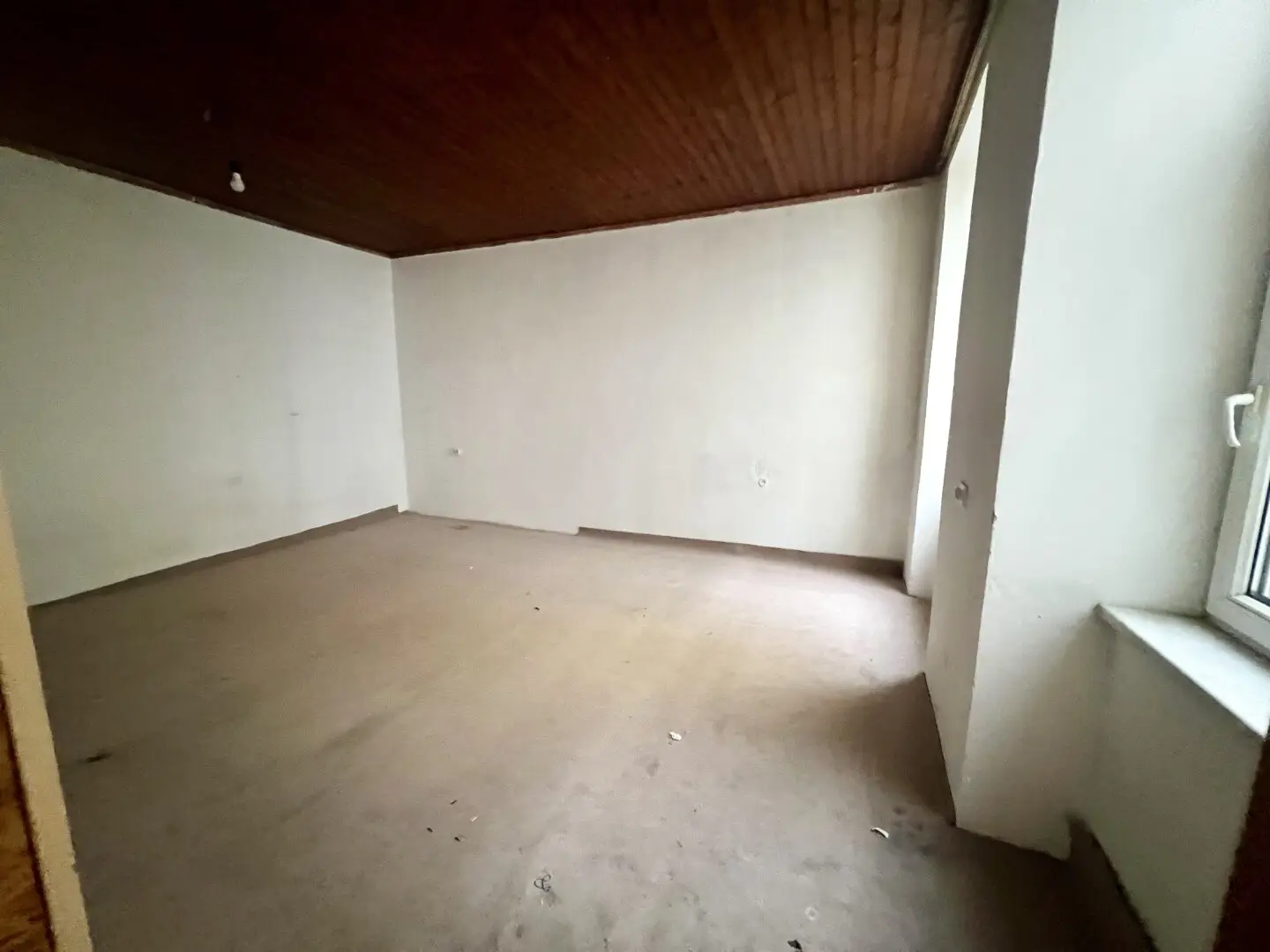 WG-tauglich! Günstige 3,5 - Zimmer Wohnung im 1.ten Liftstock - 3 getrennte Schlafzimmer möglich!