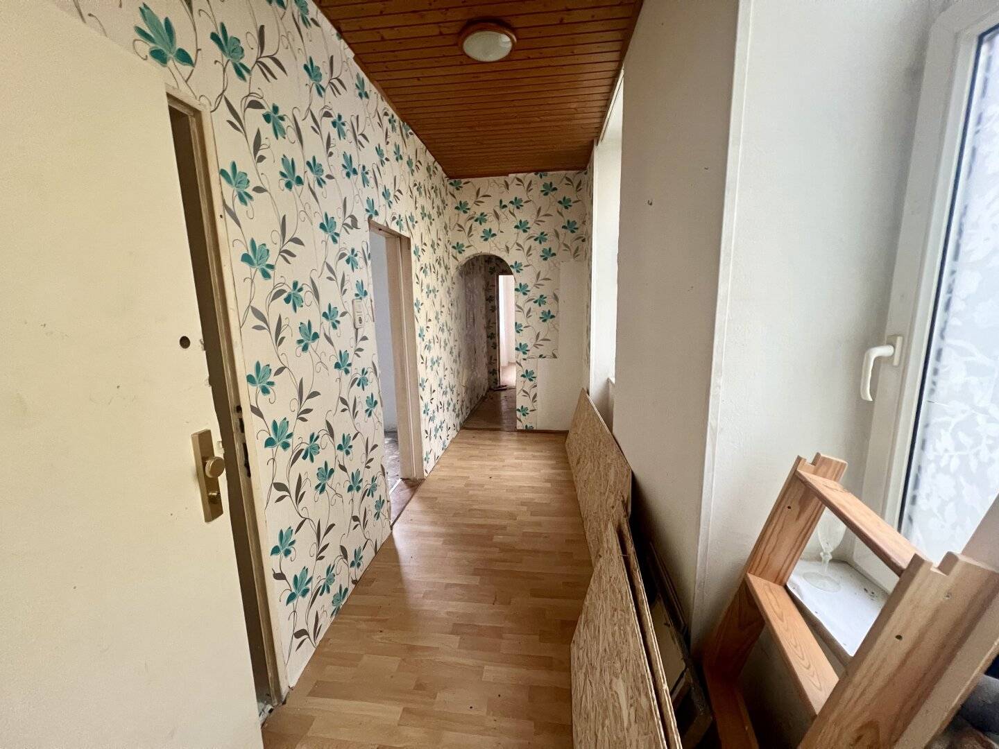 WG-tauglich! Günstige 3,5 - Zimmer Wohnung im 1.ten Liftstock - 3 getrennte Schlafzimmer möglich!