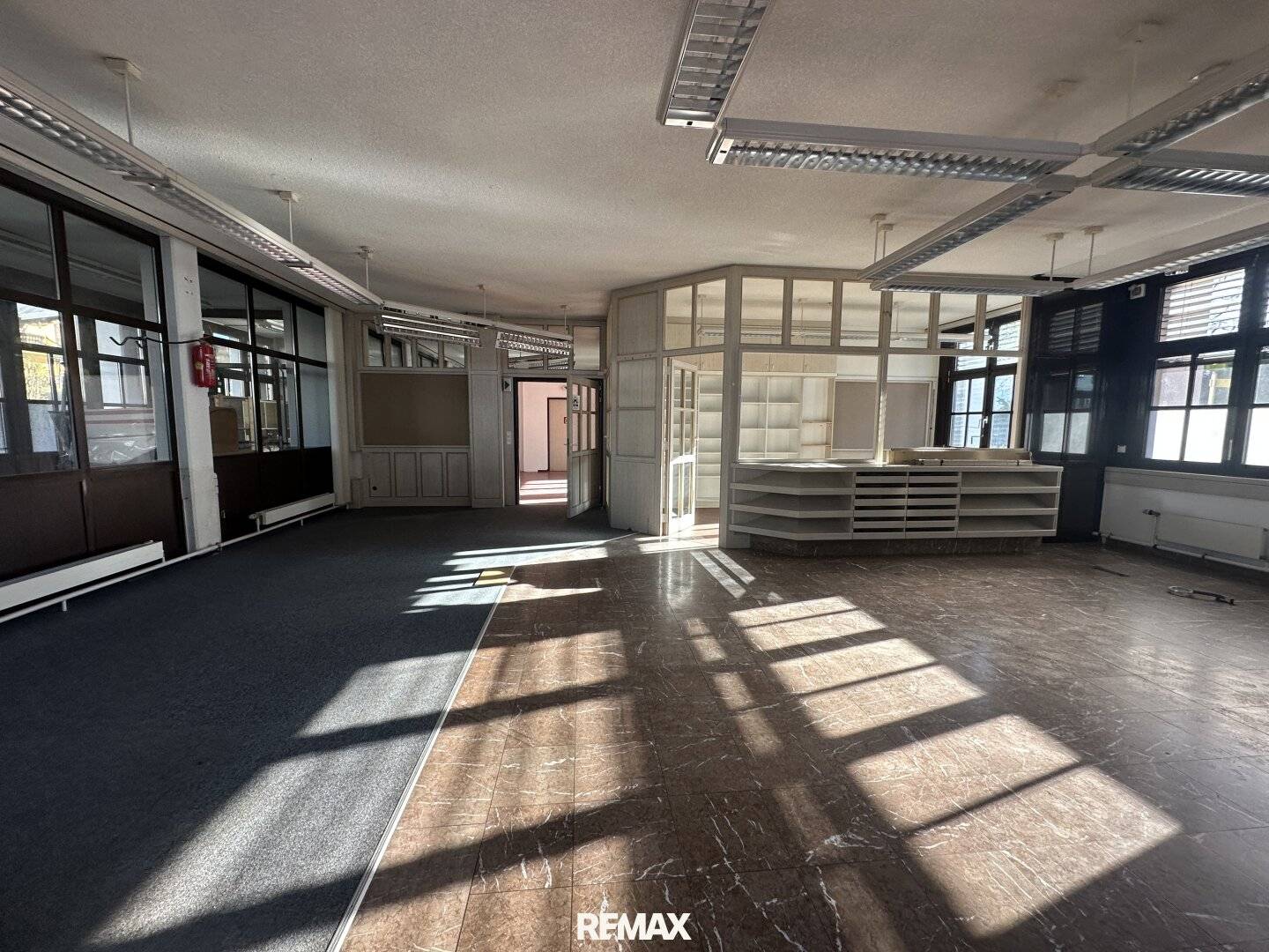 frequentiertes Geschäftslokal/Büro/Ordination mitten im Zentrum von Traunkirchen
