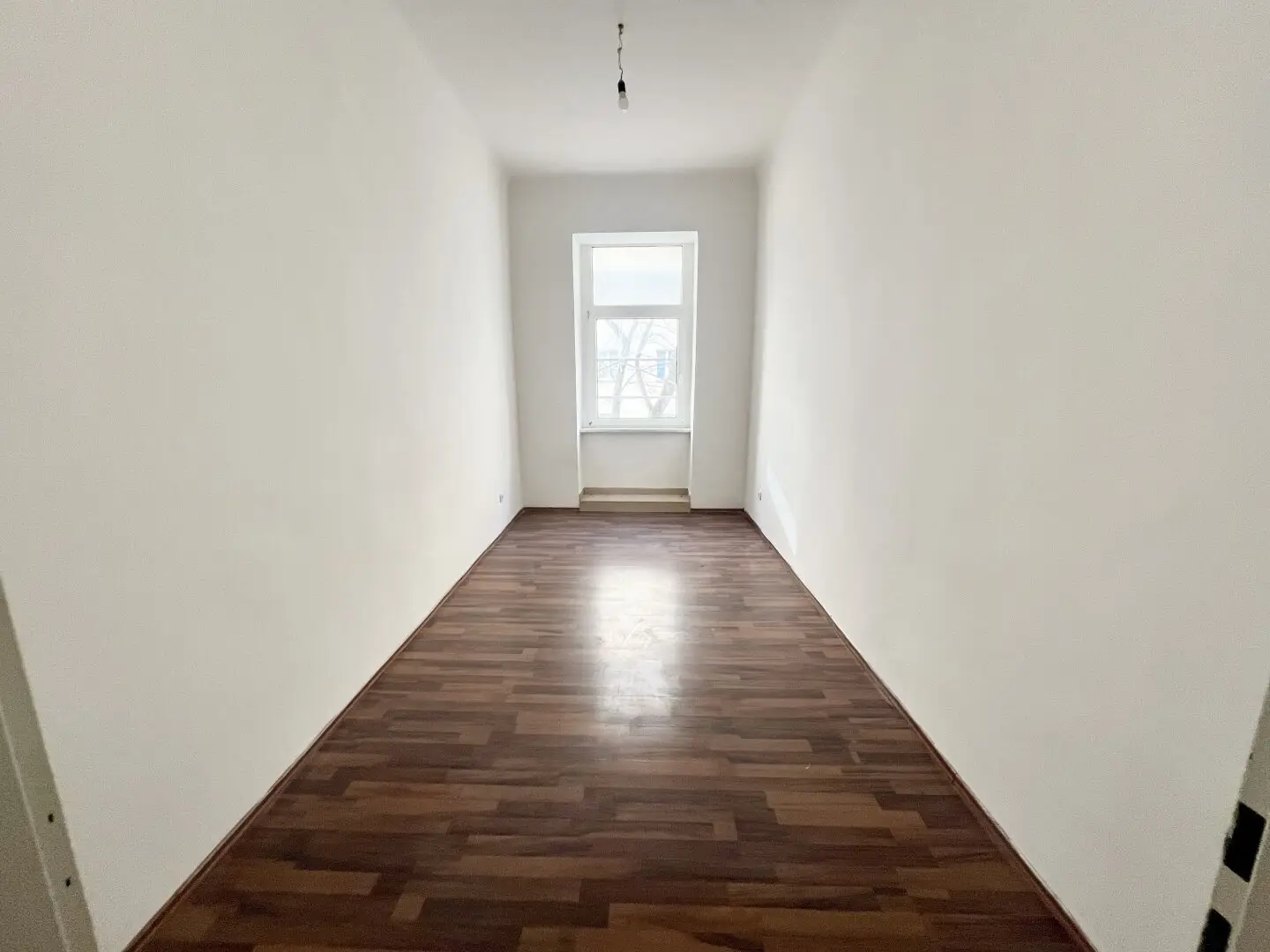 Günstige 3 - Zimmer Wohnung mit Balkon! Im 1.ten Liftstock