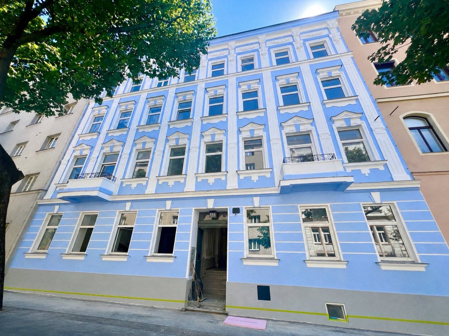 Günstige 2,5 - Zimmer Wohnung im neu sanierten Haus - WG-tauglich!