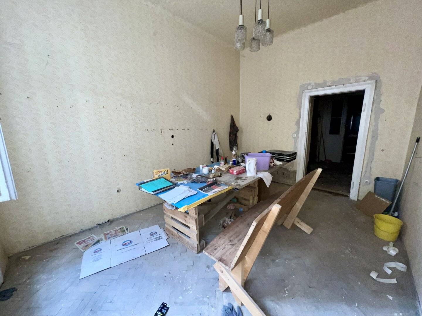 Schnäppchen 1,5 Zimmer-Altbauwohnung im 1ten Liftstock eines generalsanierten Hauses - mit Airbnb-Möglichkeit!