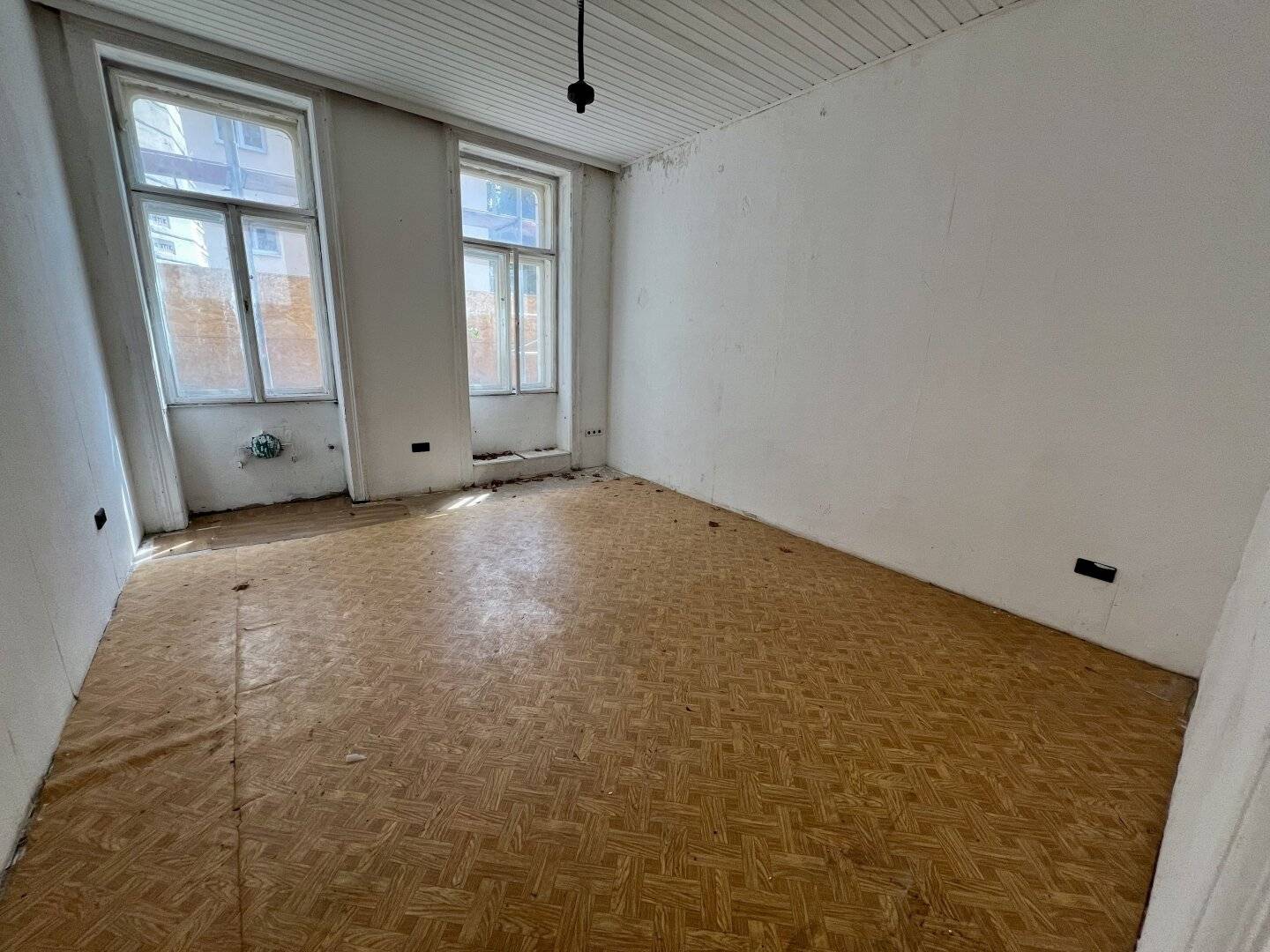 Charmante 1,5 Zimmer-Altbauwohnung im 1ten Liftstock eines generalsanierten Hauses - mit Airbnb-Möglichkeit!