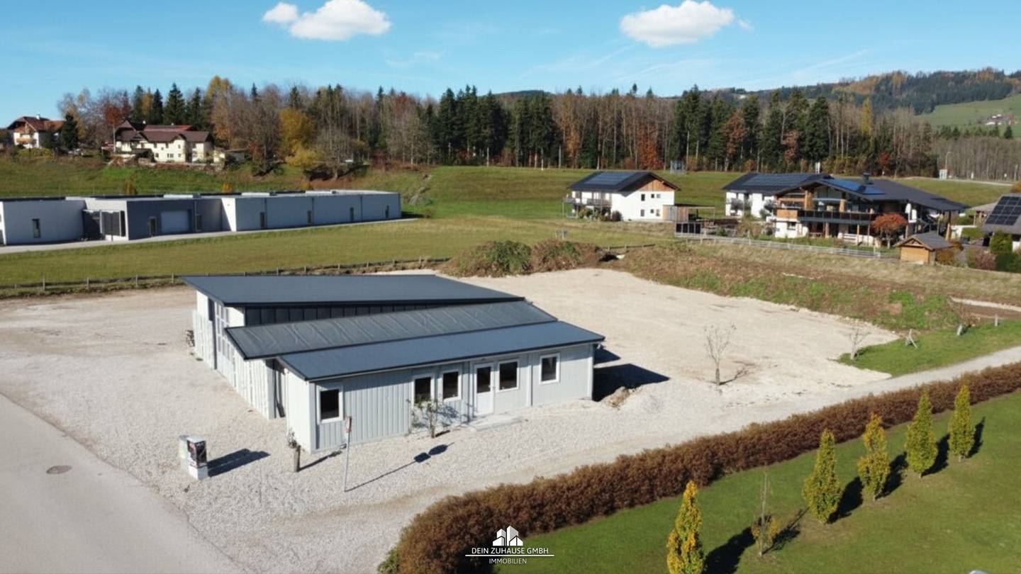 DEIN ZUHAUSE präsentiert: Gewerbehalle im Almtal zur Miete in bester Lage - die Basis für unternehmerischen Erfolg
