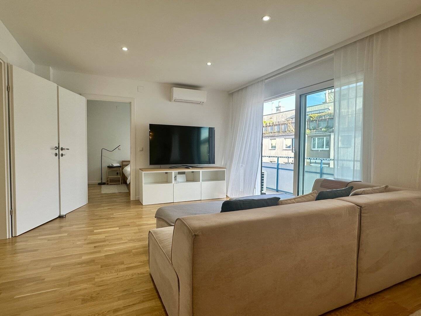 PROVISIONSFREI | Generalsanierte 2-Zimmer-Wohnung mit Sonnenbalkon, Klimaanlage & Lift