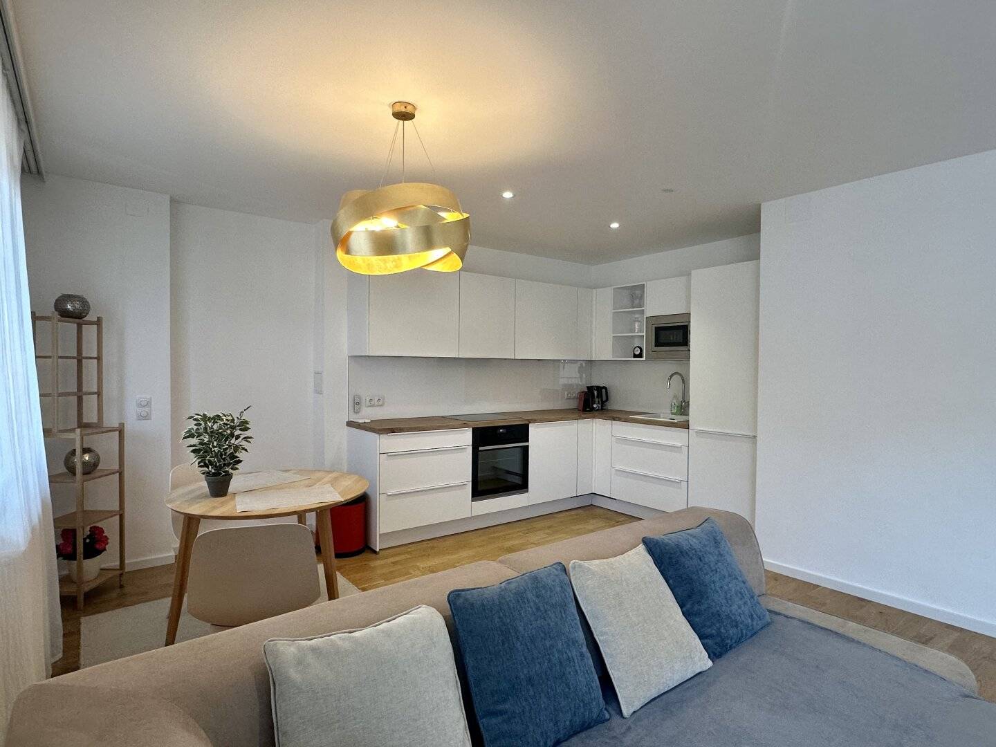 PROVISIONSFREI | Generalsanierte 2-Zimmer-Wohnung mit Sonnenbalkon, Klimaanlage & Lift