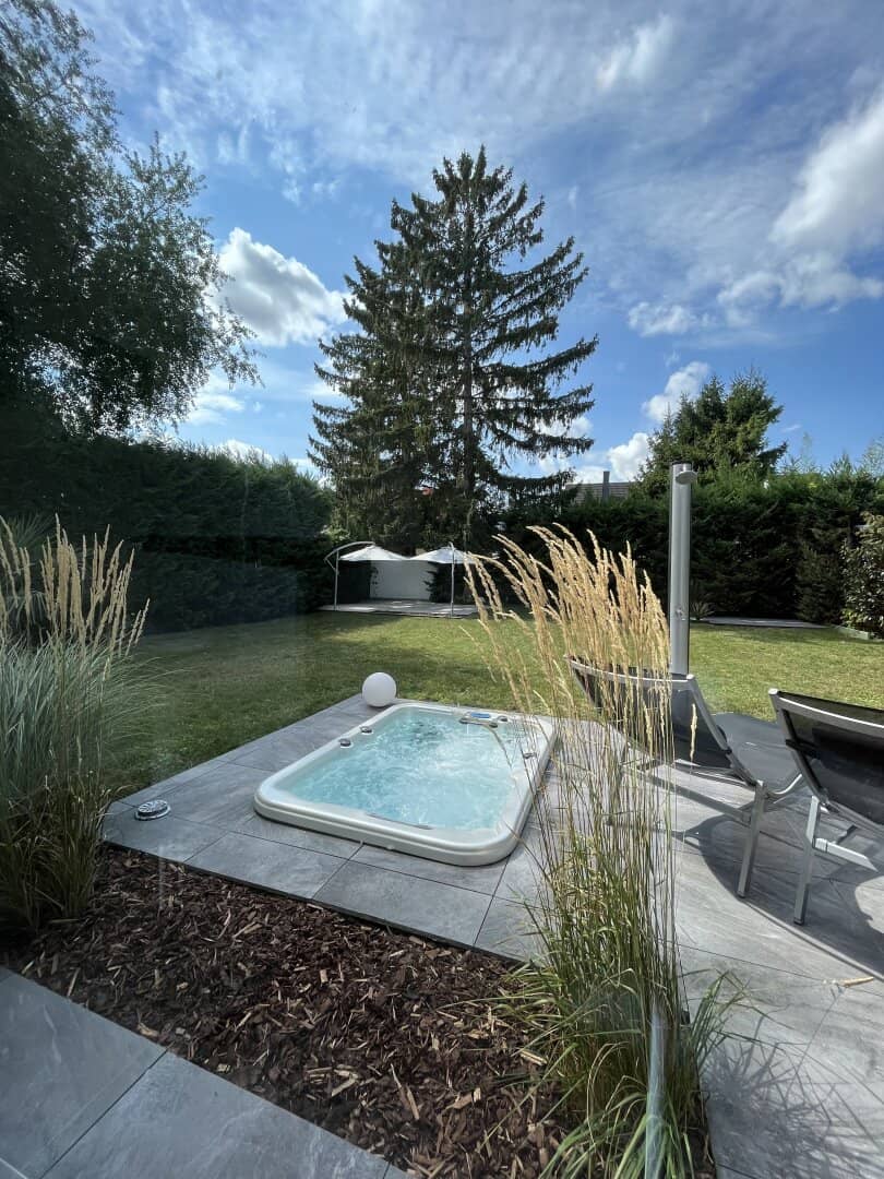 Moderne Neubauvilla mit Whirlpool im Herzen Wiener Neudorfs (Provisionsfrei)