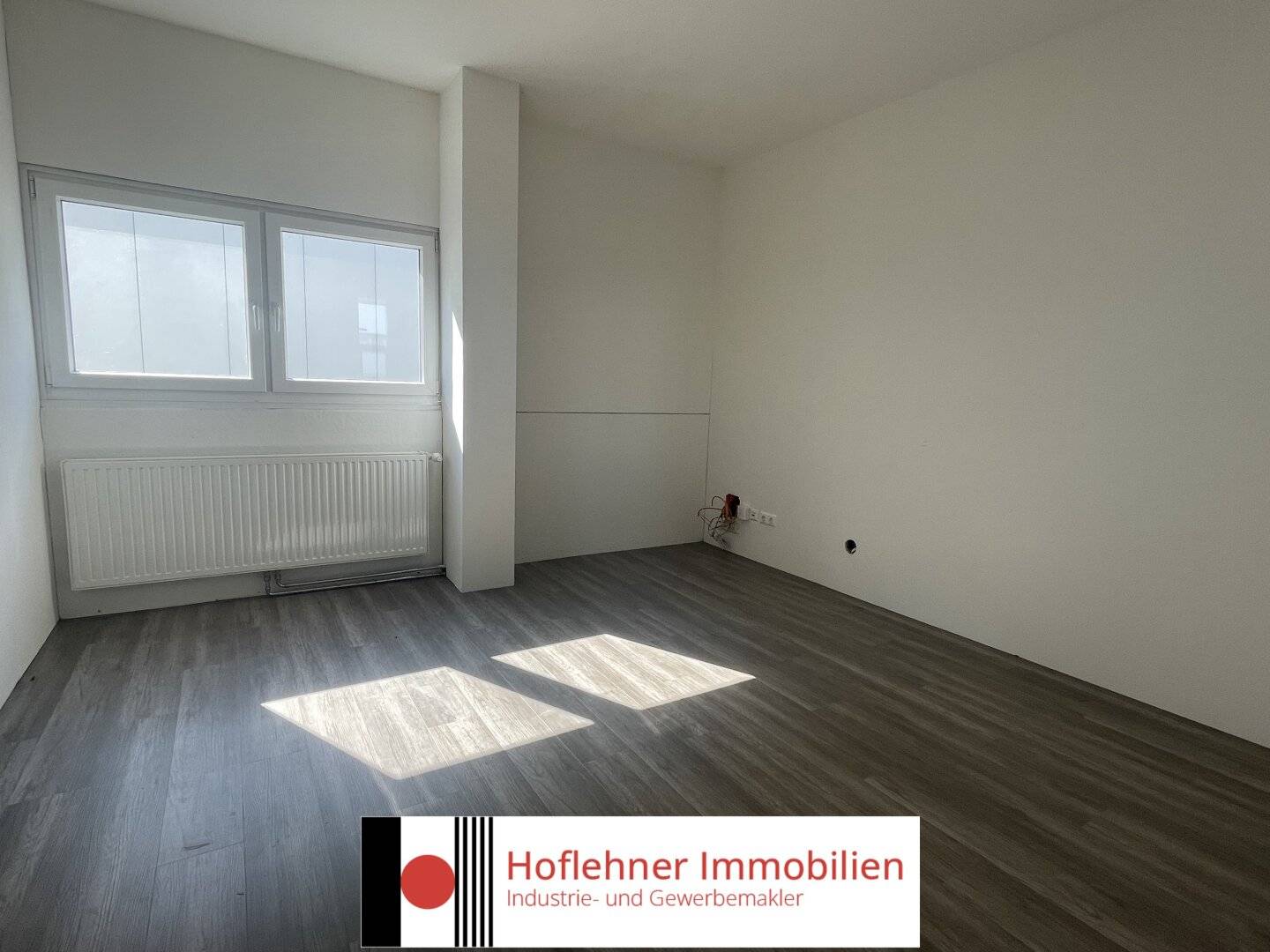 466m2 Halle | 150m2 Büro | 3 Stellplätze inklusive | Baujahr 2023