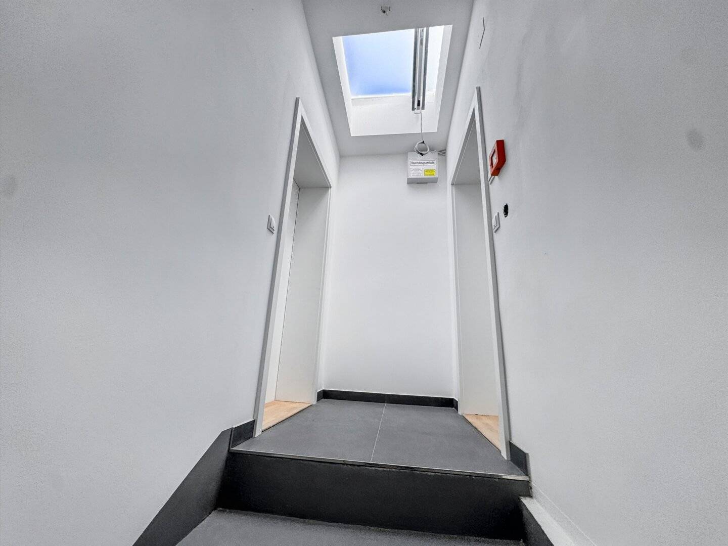 Büro - Erstbezug | Neue und hochwertig ausgestattete Bürofläche | Bodentiefe Fenster