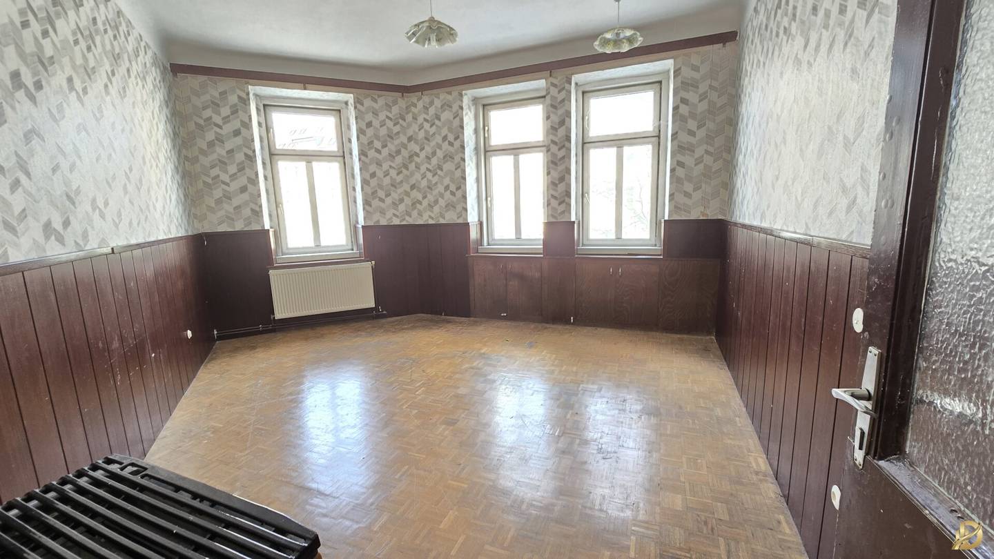 Sanierungsbedürtige Wohnung mit ca. 51,75m² 2 Zimmer.