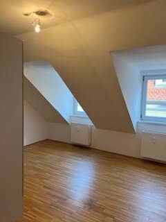Urbane RARITÄT, Graz erleben: Moderne, gepflegte 3-Zimmer Wohnung plus Galerie, davon 1 Zimmer Kochen-/Essen-/ Wohnen, mit Stadtblick, nähe Kunsthaus, 5 Gehminuten zum Grazer Hauptplatz mit gemeinschaftlicher Dachterrasse