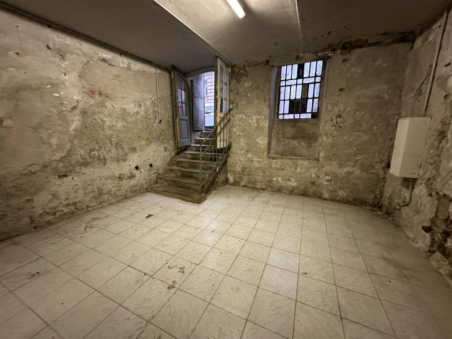 Lagerraum im Souterrain an der Laxenburger Straße