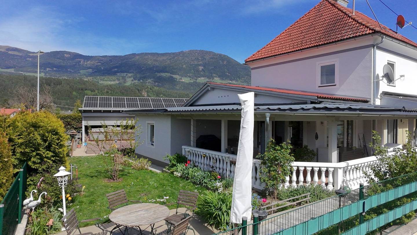 Charmantes Einfamilienhaus mit Wintergarten, Einliegerwohnung und großzügigem Raumangebot