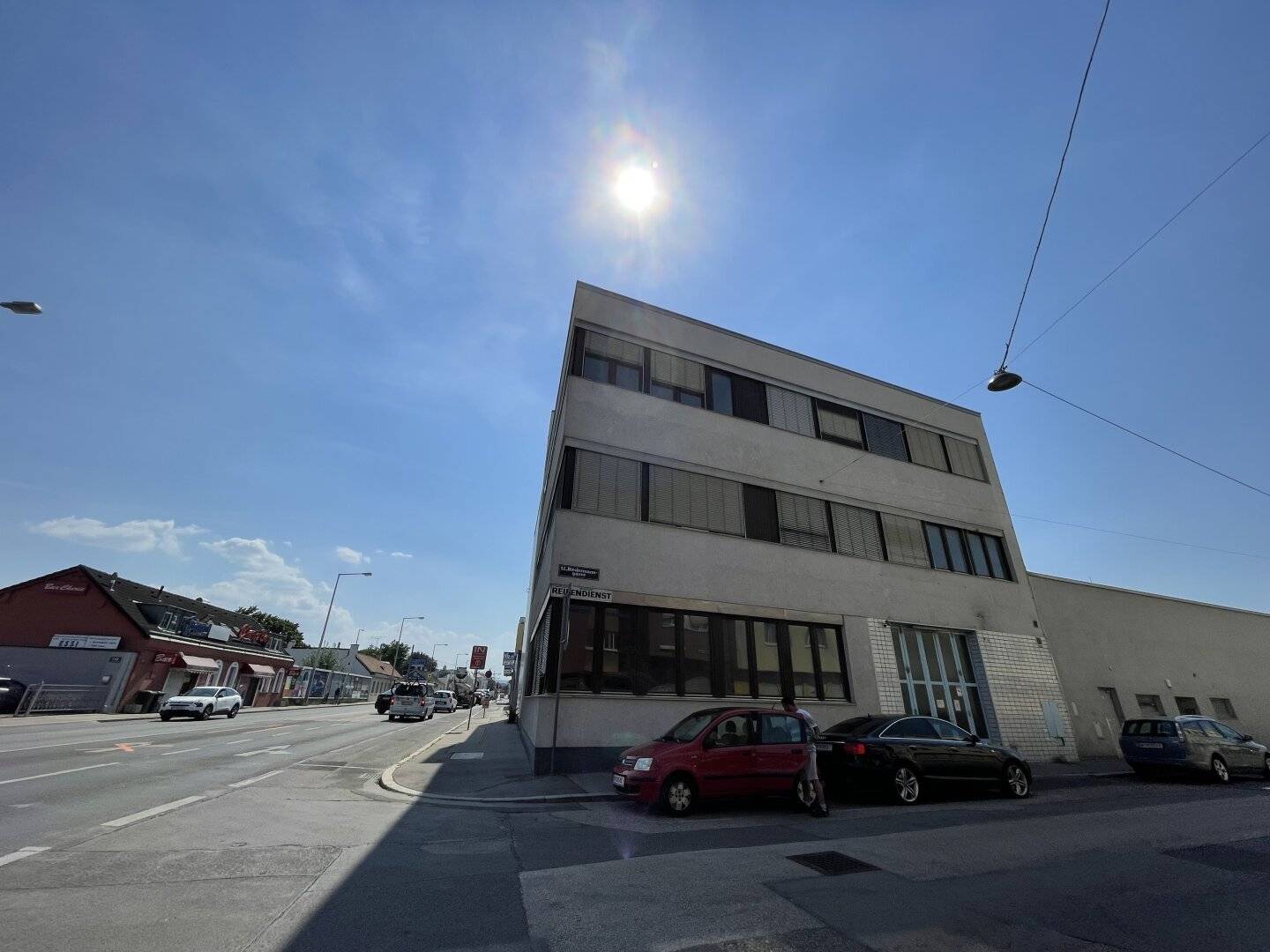 *provisionsfrei* 1.000m2 großteils bestandsfreies Büro-/Produktions-/Werkstattgebäude in 1120 Wien, großzügige Aufstockung möglich (+8,5m)