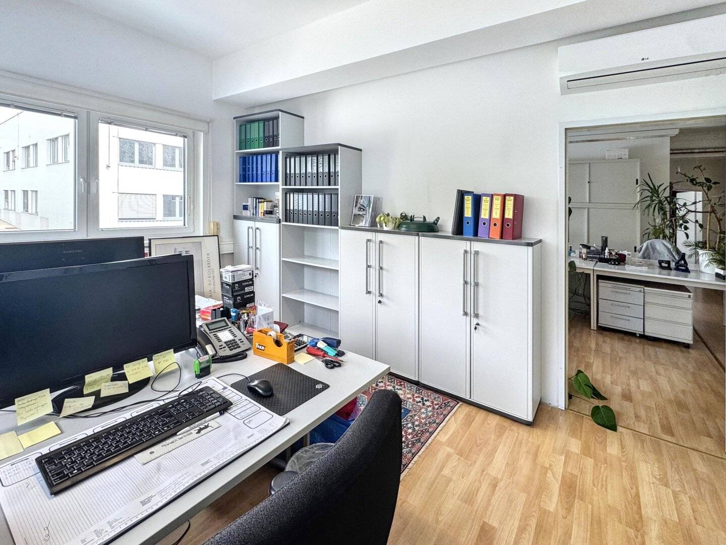 4-Zimmer Büro 123 m² mit optional bis zu 50 m² Lager - fußläufig zur U6 Station Siebenhirten