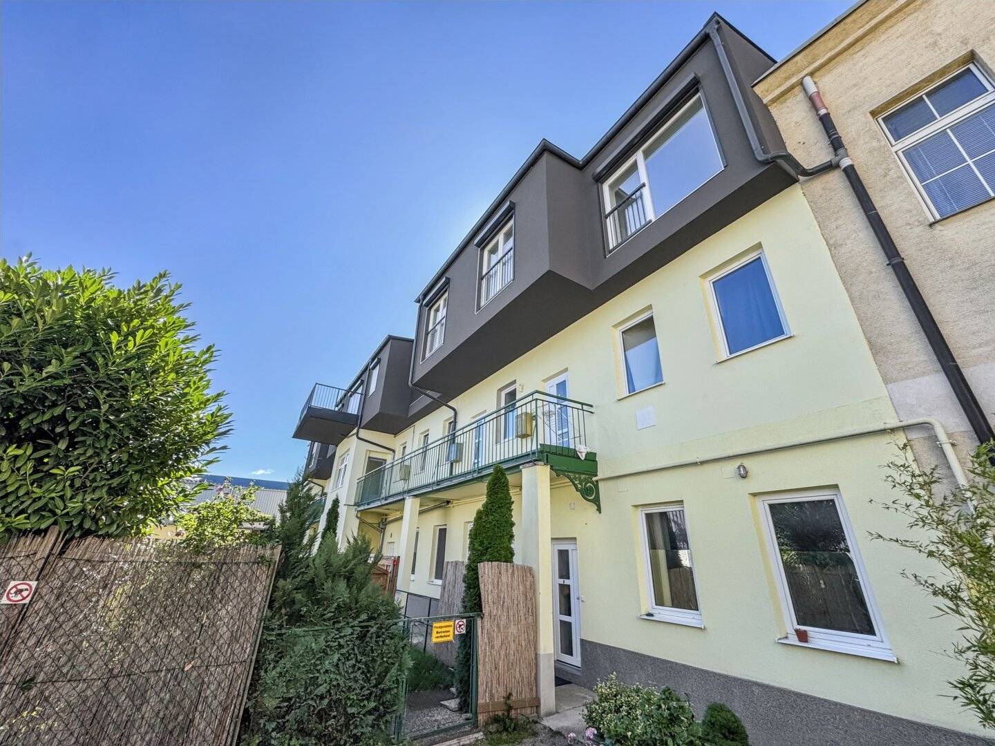 Erstbezug | Neue und hochwertig ausgestattete Dachgeschosswohnung | großer Balkon