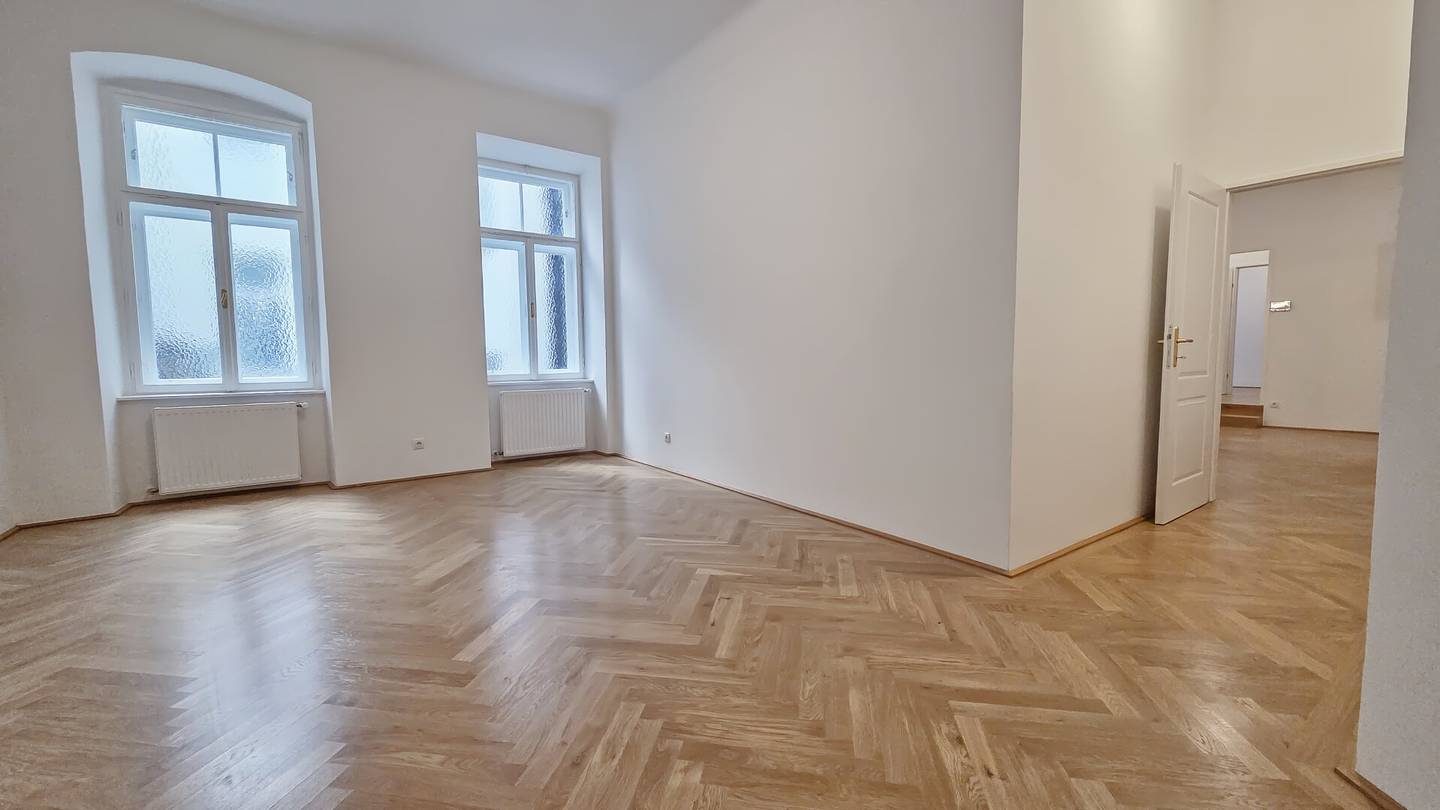 Generalsaniertes Altbaubüro auf 3 Etagen in 1070 Wien mit Terrassenfläche