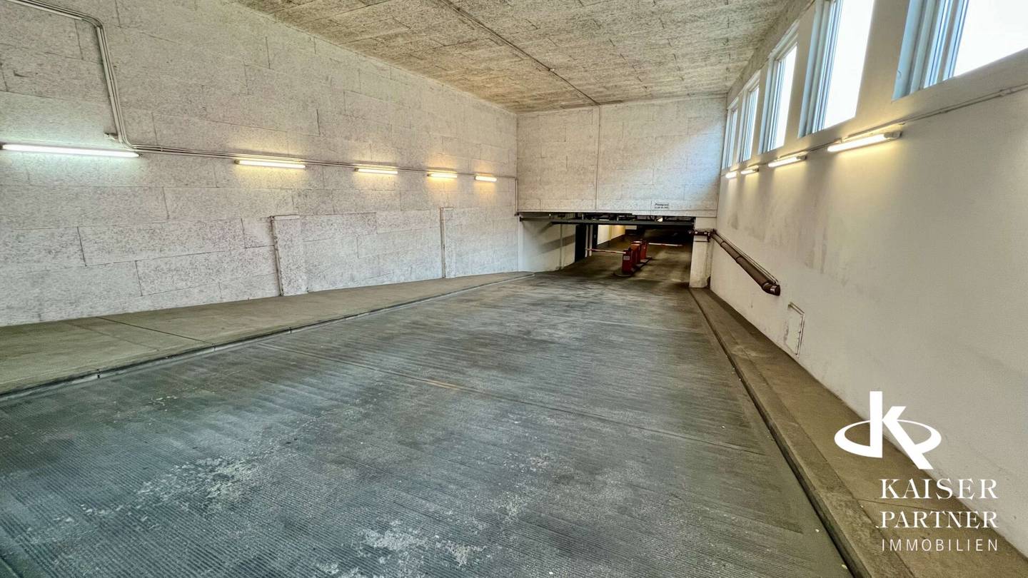 Modecenterstraße 14, bequemes Parken in zentraler Lage - Miete nur 95€ netto/Monat