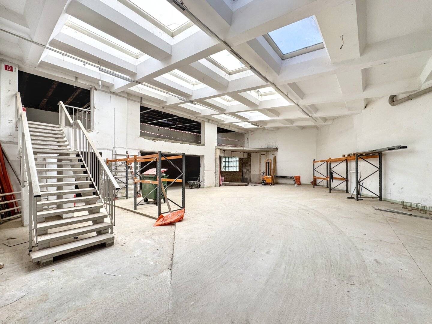 760m2 Mehrzweckhalle | Nähe U4 Hietzing