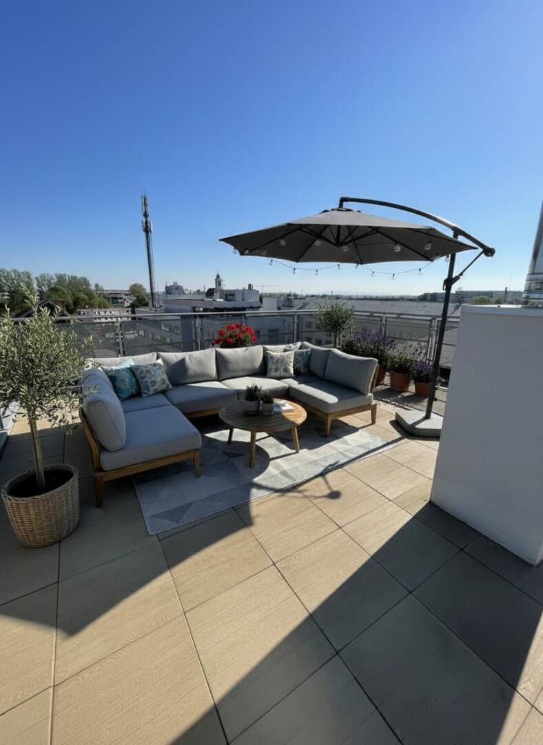 PROVISIONSFREI!!! Wunderschöne geräumige Dachterrassenwohnung mit super Ausblick auf Wiener Neustadt