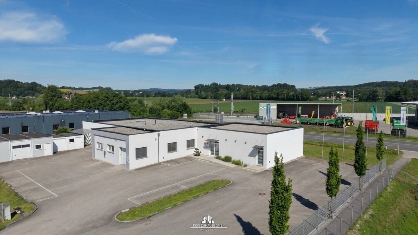 DEIN ZUHAUSE präsentiert: Große Gewerbefläche in Redlham mit Parkplätzen und moderner Ausstattung