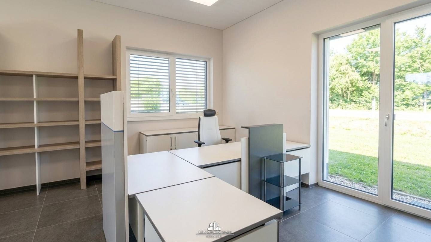 DEIN ZUHAUSE präsentiert: Große Gewerbefläche in Redlham mit Parkplätzen und moderner Ausstattung