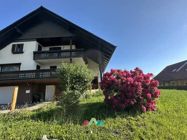Traumhaftes Apartmenthaus in Wies: 4 Zimmer, Garten, Balkon & Garage, großen Keller für nur 867 €, Küche ist neu!