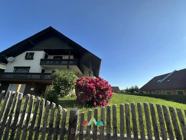 Traumhaftes Apartmenthaus in Wies: 4 Zimmer, Garten, Balkon & Garage, großen Keller für nur 867 €, Küche ist neu!